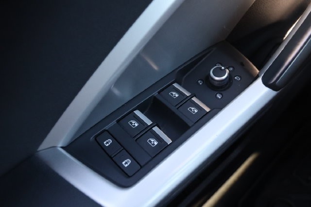Audi Q3 Vehicle Image 18