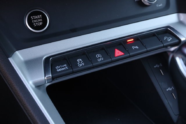 Audi Q3 Vehicle Image 22