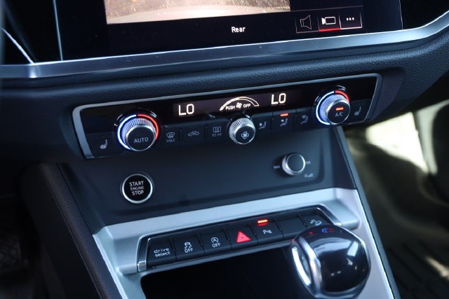Audi Q3 Vehicle Image 23