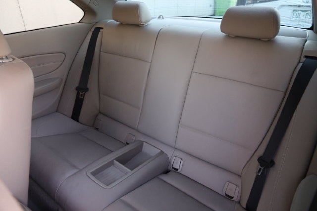 BMW 1 Series Vehicle Image 09