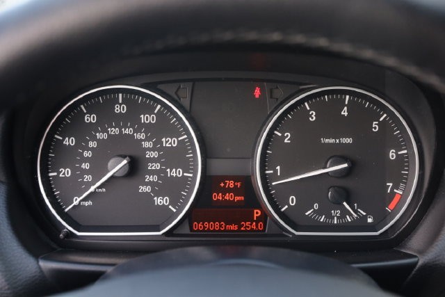 BMW 1 Series Vehicle Image 13
