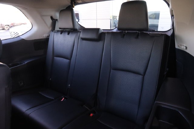 Toyota Grand Highlander Vehicle Image 12