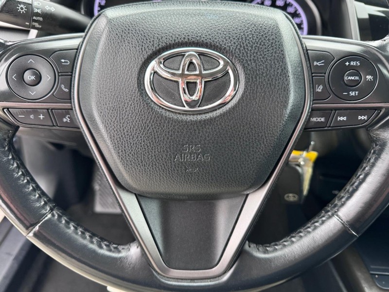 2021 Toyota Camry SE photo