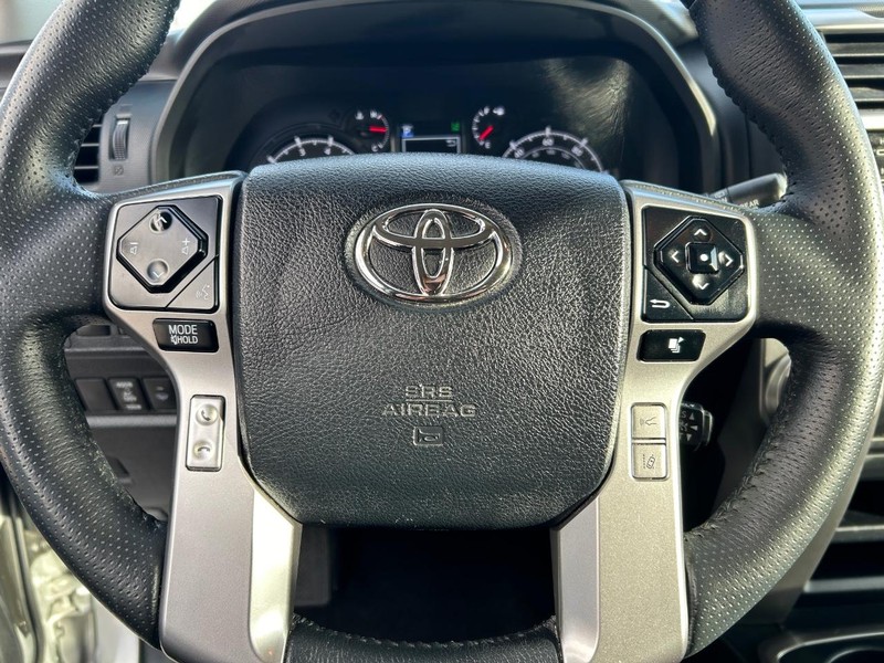 2022 Toyota 4Runner SR5 photo