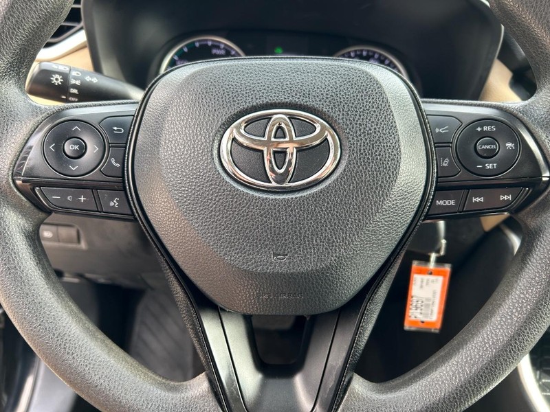 2021 Toyota RAV4 Hybrid LE photo