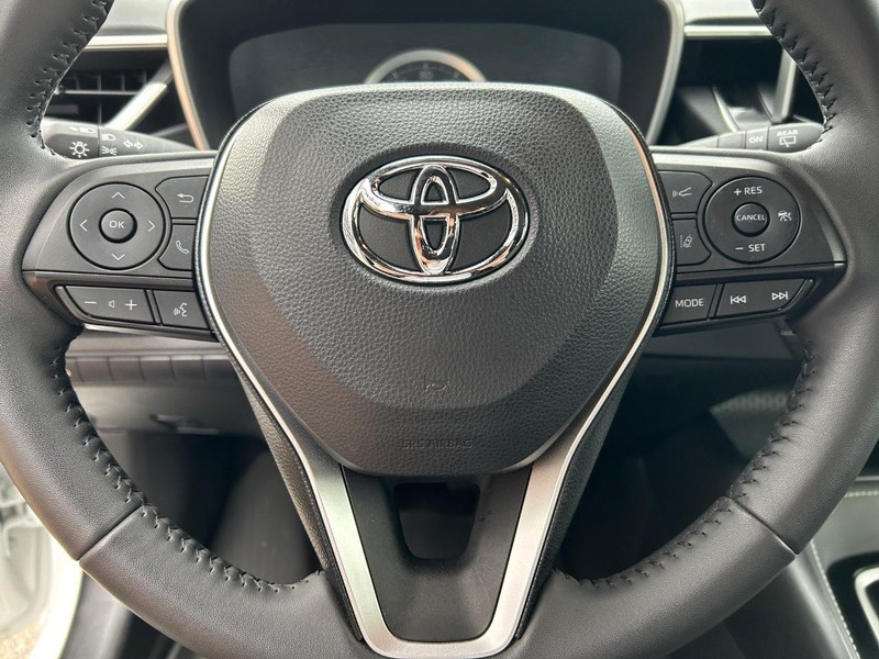 2021 Toyota Corolla Hatchback SE photo