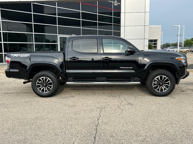 Used 2021 Toyota Tacoma TRD Sport with VIN 5TFCZ5AN8MX256734 for sale in Milwaukee, WI