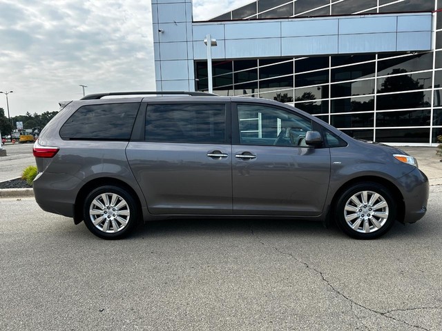 Used 2017 Toyota Sienna XLE with VIN 5TDDZ3DC0HS175872 for sale in Milwaukee, WI