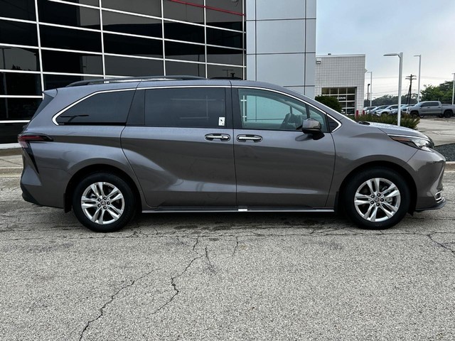 Used 2024 Toyota Sienna XLE with VIN 5TDJRKEC2RS195585 for sale in Milwaukee, WI