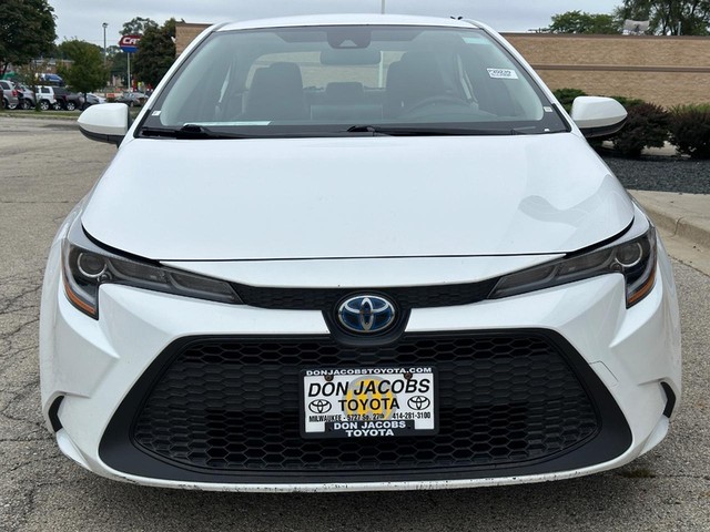 Used 2021 Toyota Corolla LE with VIN JTDEAMDE6MJ002092 for sale in Milwaukee, WI