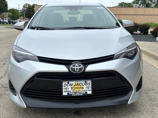 Used 2019 Toyota Corolla LE with VIN 2T1BURHE0KC218403 for sale in Milwaukee, WI