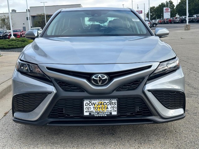 Used 2024 Toyota Camry SE with VIN 4T1G11BK2RU123770 for sale in Milwaukee, WI