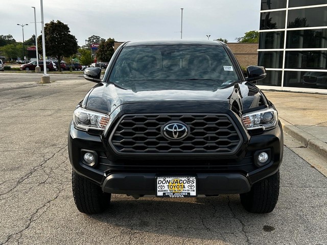 Used 2022 Toyota Tacoma TRD Off Road with VIN 3TMCZ5AN8NM459565 for sale in Milwaukee, WI