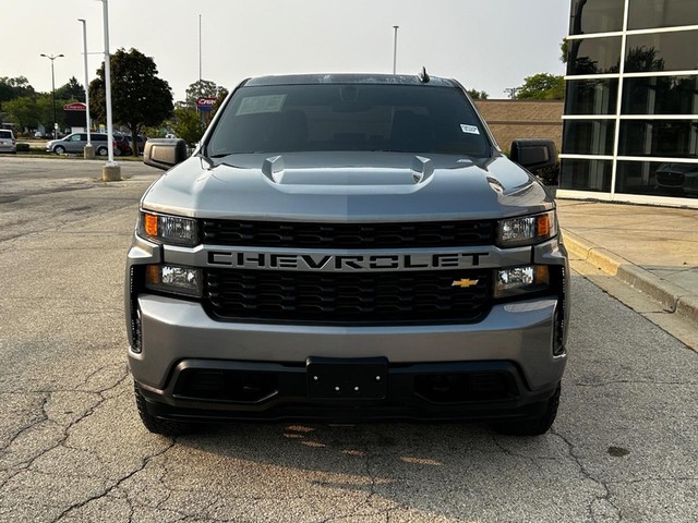 Used 2021 Chevrolet Silverado 1500 Custom with VIN 1GCUYBEF8MZ127356 for sale in Milwaukee, WI