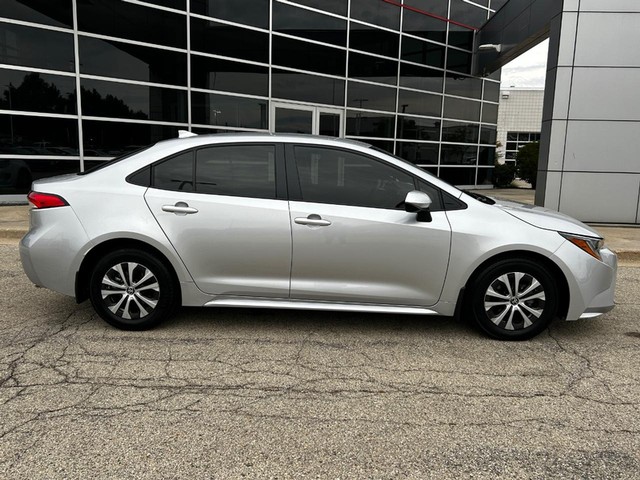 Used 2022 Toyota Corolla LE with VIN JTDEAMDE3N3007157 for sale in Milwaukee, WI