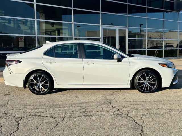 Certified 2022 Toyota Camry SE with VIN 4T1G11AK2NU041873 for sale in Milwaukee, WI