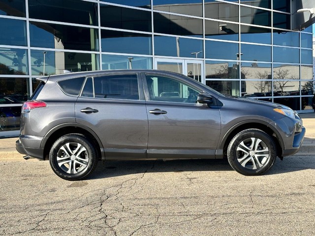 Used 2018 Toyota RAV4 LE with VIN JTMZFREV5JJ211494 for sale in Milwaukee, WI