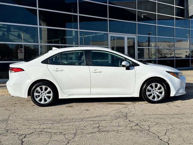 Used 2021 Toyota Corolla LE with VIN 5YFEPMAE8MP258815 for sale in Milwaukee, WI