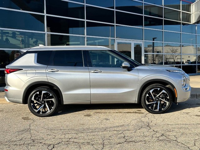 Used 2022 Mitsubishi Outlander SEL with VIN JA4J4VA84NZ061844 for sale in Milwaukee, WI