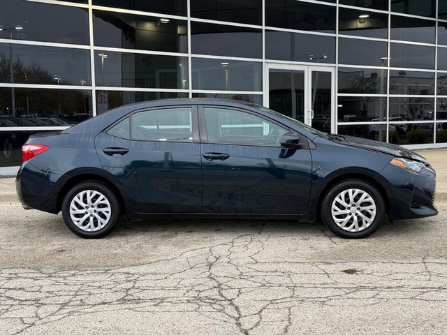 Used 2019 Toyota Corolla LE with VIN 5YFBURHEXKP875256 for sale in Milwaukee, WI