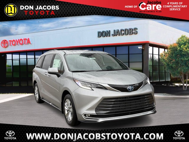 more details - toyota sienna