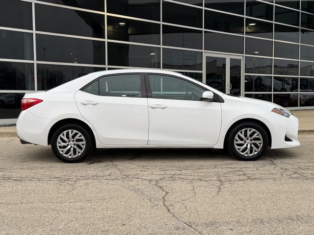 Used 2019 Toyota Corolla LE with VIN 2T1BURHE4KC218999 for sale in Milwaukee, WI