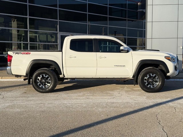 Used 2017 Toyota Tacoma TRD Off Road with VIN 3TMCZ5AN8HM074883 for sale in Milwaukee, WI