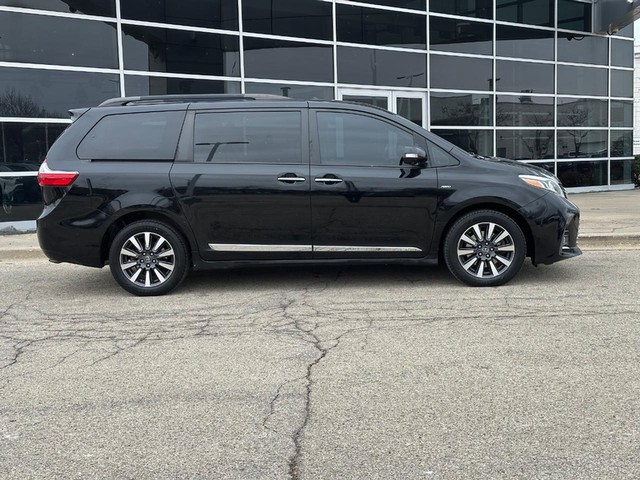 Used 2019 Toyota Sienna Limited with VIN 5TDDZ3DC8KS223660 for sale in Milwaukee, WI