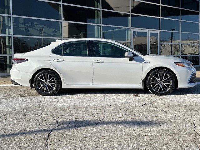 Used 2021 Toyota Camry XLE with VIN 4T1F31AK7MU025771 for sale in Milwaukee, WI