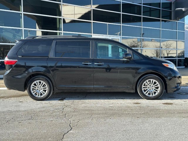 Used 2016 Toyota Sienna XLE with VIN 5TDYK3DC1GS743616 for sale in Milwaukee, WI