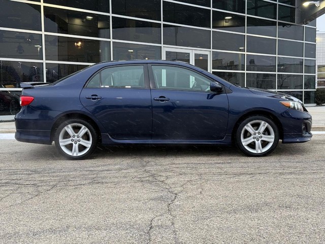 Used 2013 Toyota Corolla S with VIN 2T1BU4EE5DC118453 for sale in Milwaukee, WI