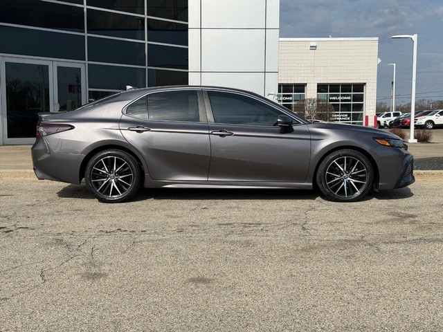 Used 2023 Toyota Camry SE with VIN 4T1T11BKXPU081294 for sale in Milwaukee, WI