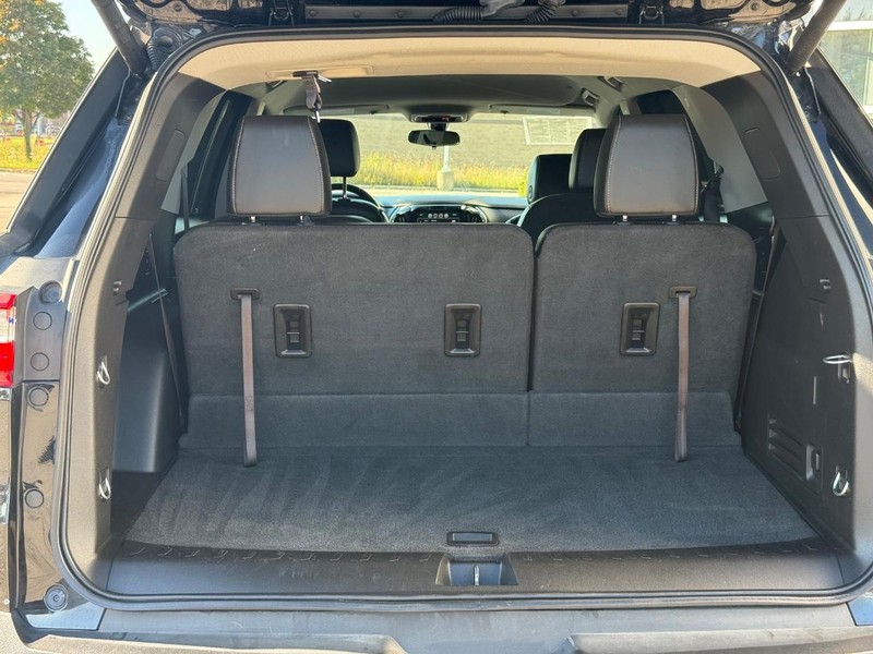 Chevrolet Traverse Vehicle Full-screen Gallery Image 09