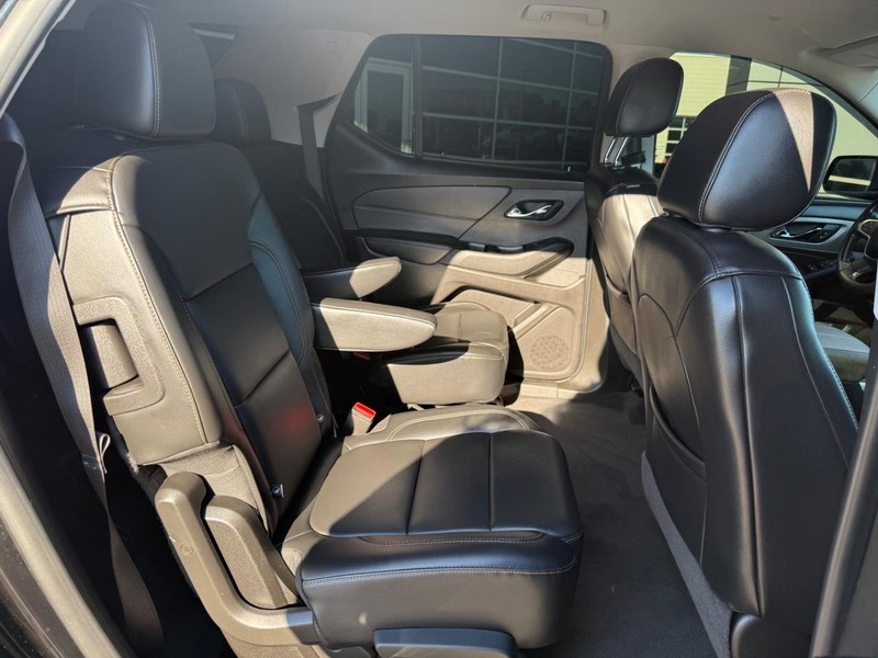 Chevrolet Traverse Vehicle Full-screen Gallery Image 12