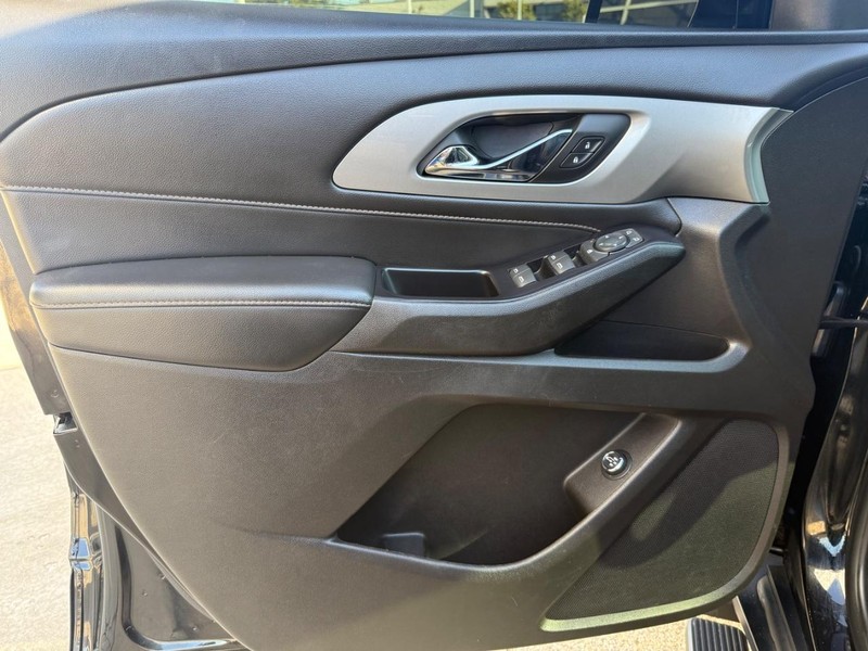 Chevrolet Traverse Vehicle Full-screen Gallery Image 21