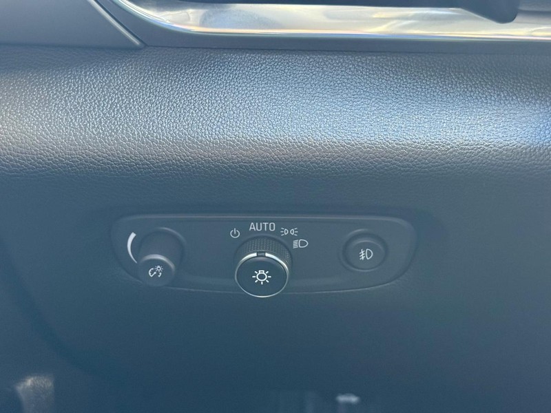 Chevrolet Traverse Vehicle Full-screen Gallery Image 31