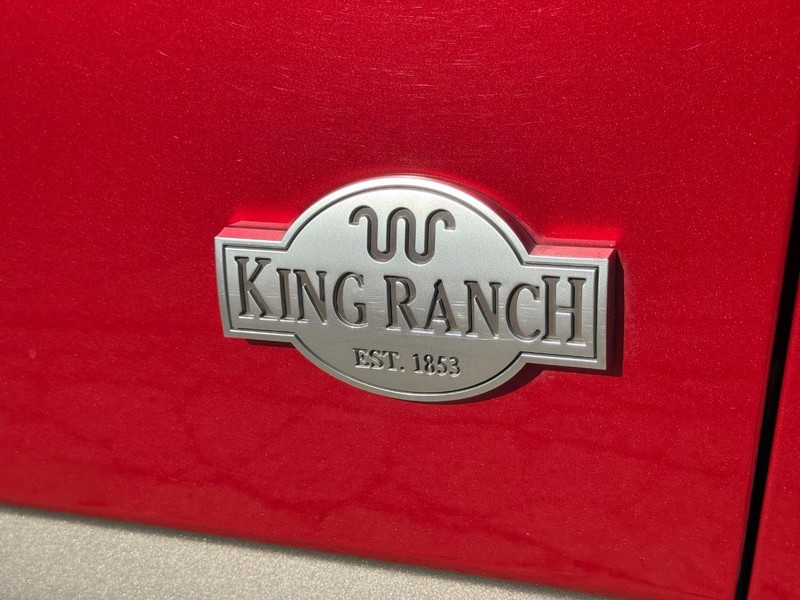 Ford F-150 Vehicle Full-screen Gallery Image 10