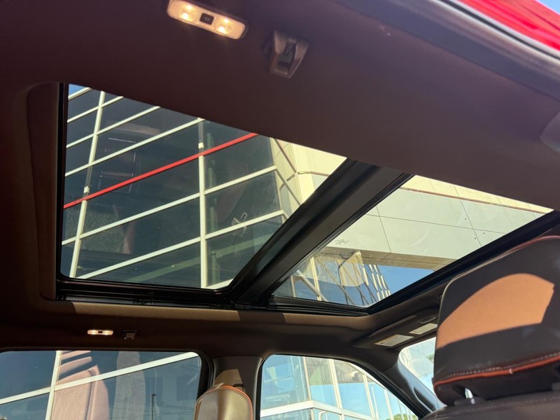 Ford F-150 Vehicle Full-screen Gallery Image 13