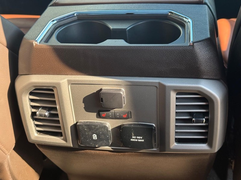 Ford F-150 Vehicle Full-screen Gallery Image 14