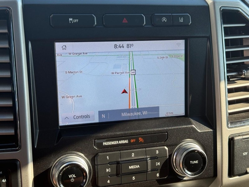 Ford F-150 Vehicle Full-screen Gallery Image 21