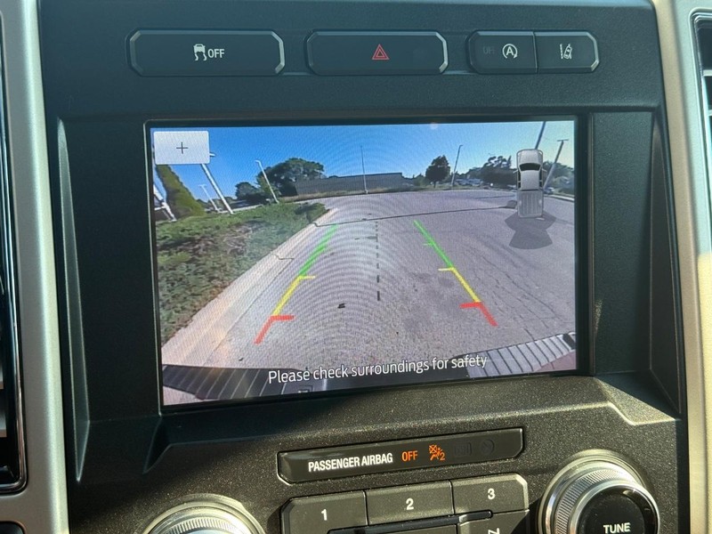 Ford F-150 Vehicle Full-screen Gallery Image 22