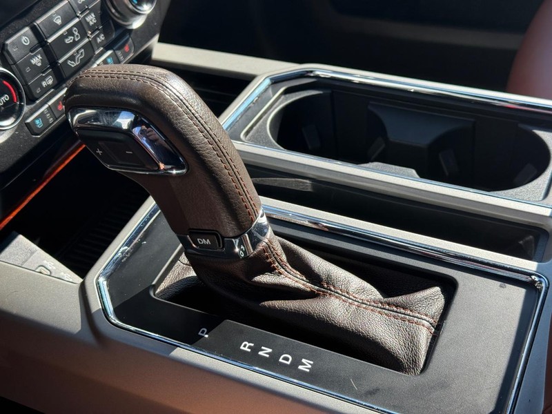 Ford F-150 Vehicle Full-screen Gallery Image 25