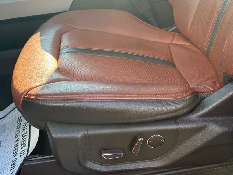 Ford F-150 Vehicle Full-screen Gallery Image 31