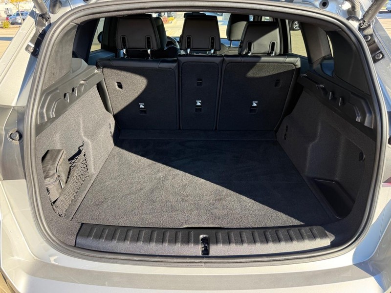 BMW X1 Vehicle Full-screen Gallery Image 16