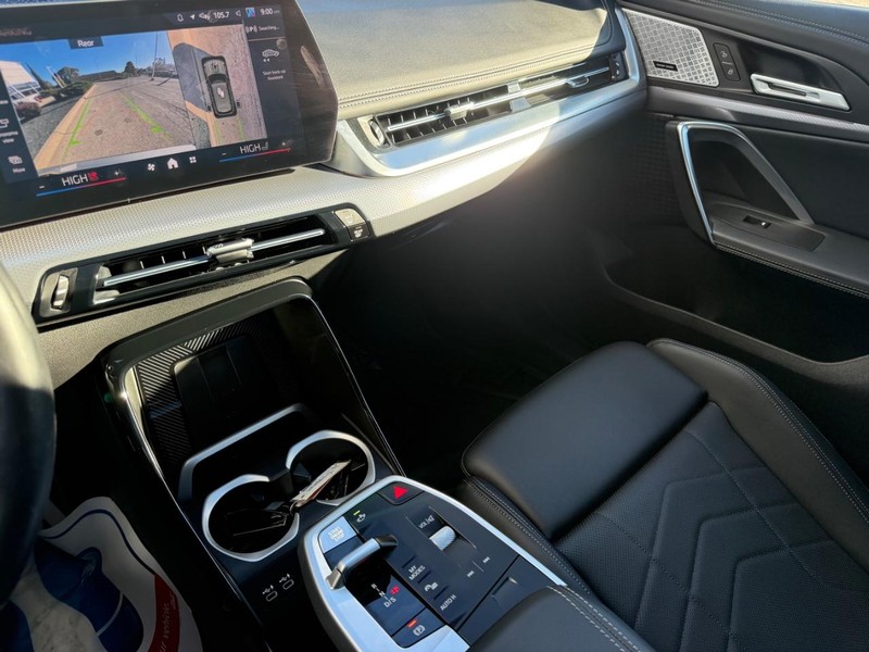 BMW X1 Vehicle Full-screen Gallery Image 27