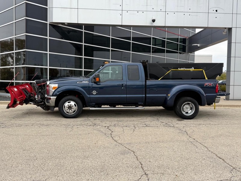 Ford Super Duty F-350 DRW Vehicle Full-screen Gallery Image 06