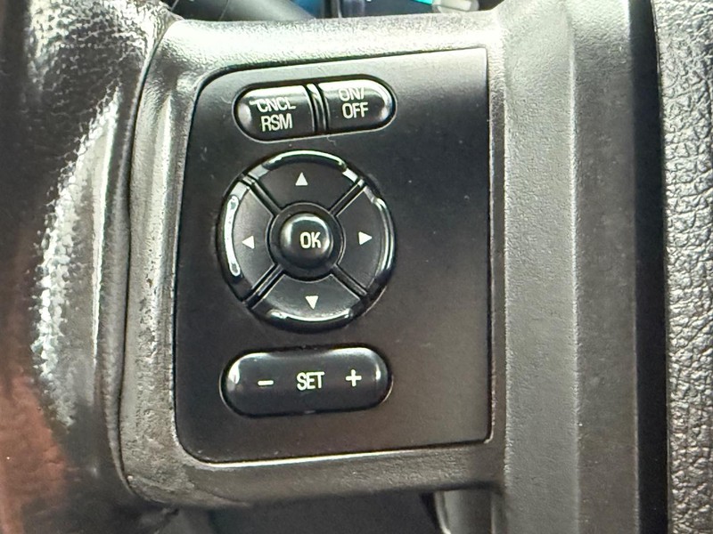 Ford Super Duty F-350 DRW Vehicle Full-screen Gallery Image 16