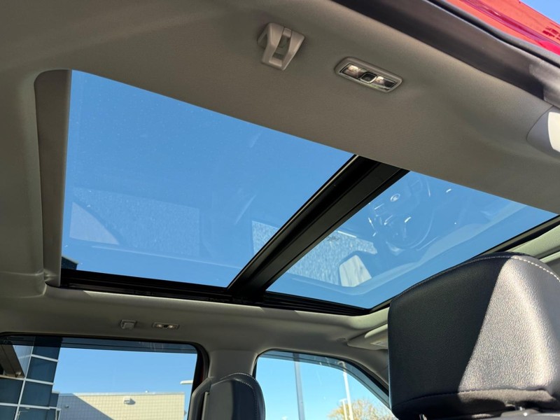 Ford F-150 Vehicle Full-screen Gallery Image 14