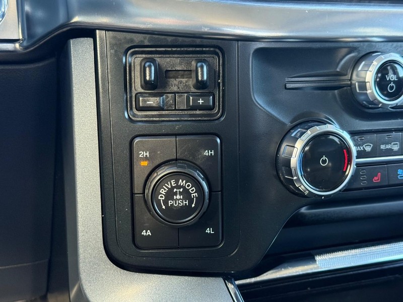 Ford F-150 Vehicle Full-screen Gallery Image 23