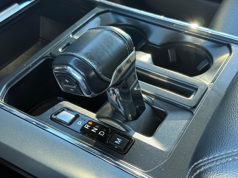 Ford F-150 Vehicle Full-screen Gallery Image 27